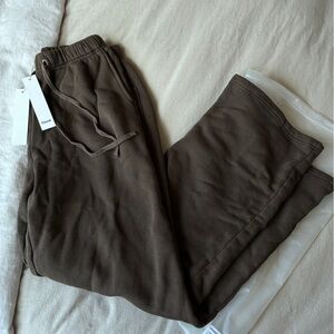 Elwood CORE STRAIGHT LEG SWEATPANT NWT